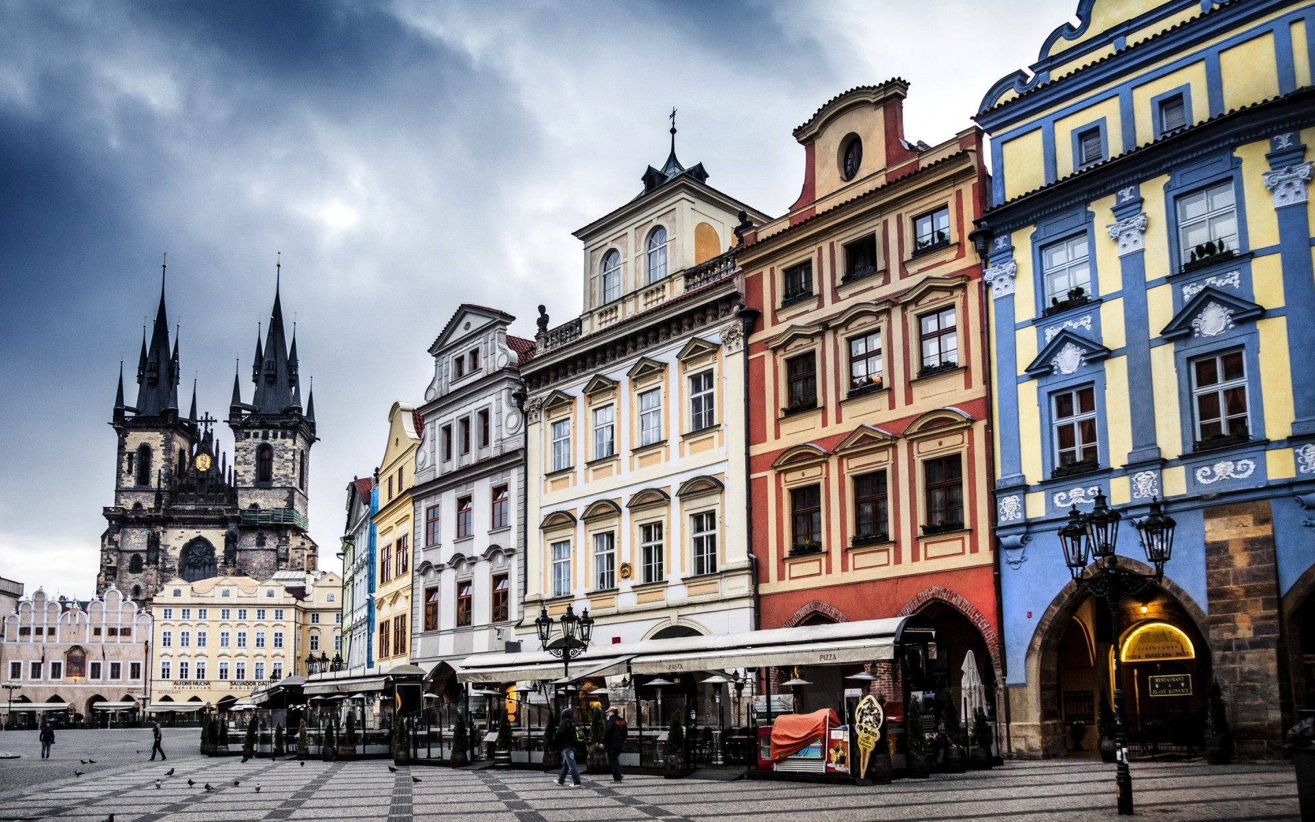 outras cidades arquitetura viagens cidade casa rua cidade turismo ao ar livre céu urbano velho cidade ponto de interesse espetáculo fachada praga