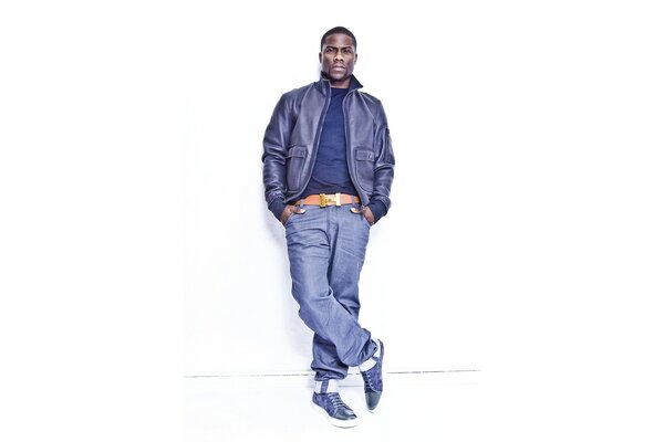 Photo of Kevin Hart in blue