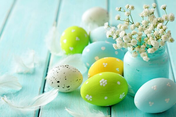 Foto sul telefono di lavoro. Uova di Pasqua