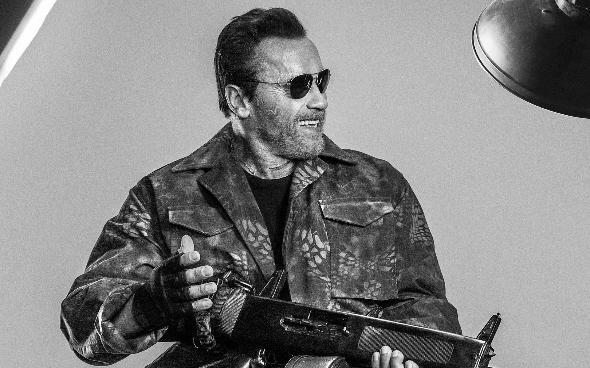 film da solo adulto ritratto uomo militare soldato indossare guerra uniforme armi vestito musica esercito arnold schwarzenegger the expendables 3