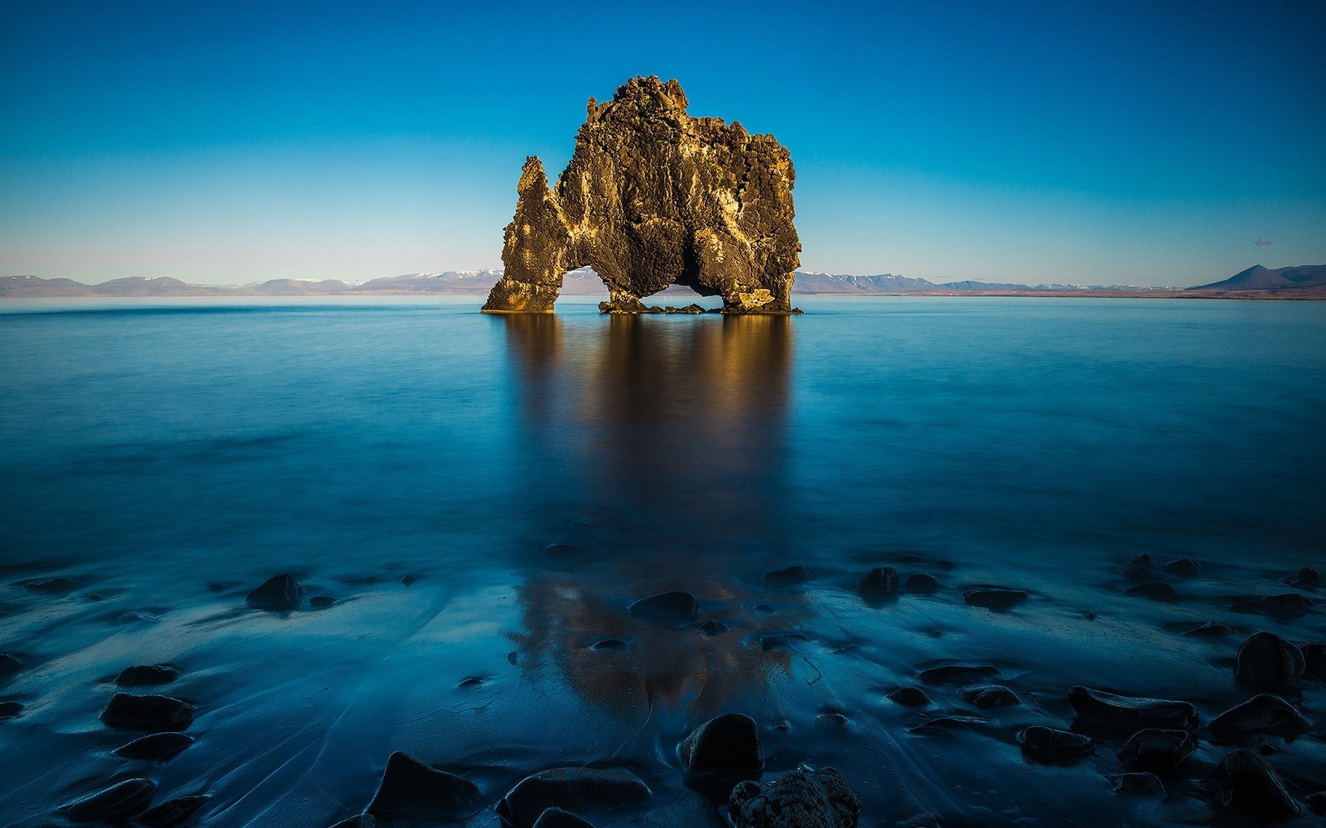 otras ciudades agua mar playa viajes océano puesta de sol paisaje mar naturaleza cielo amanecer sol roca reflexión paisaje noche verano isla vitserkur islandia piedras