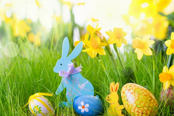 Lapin de Pâques dans l herbe verte