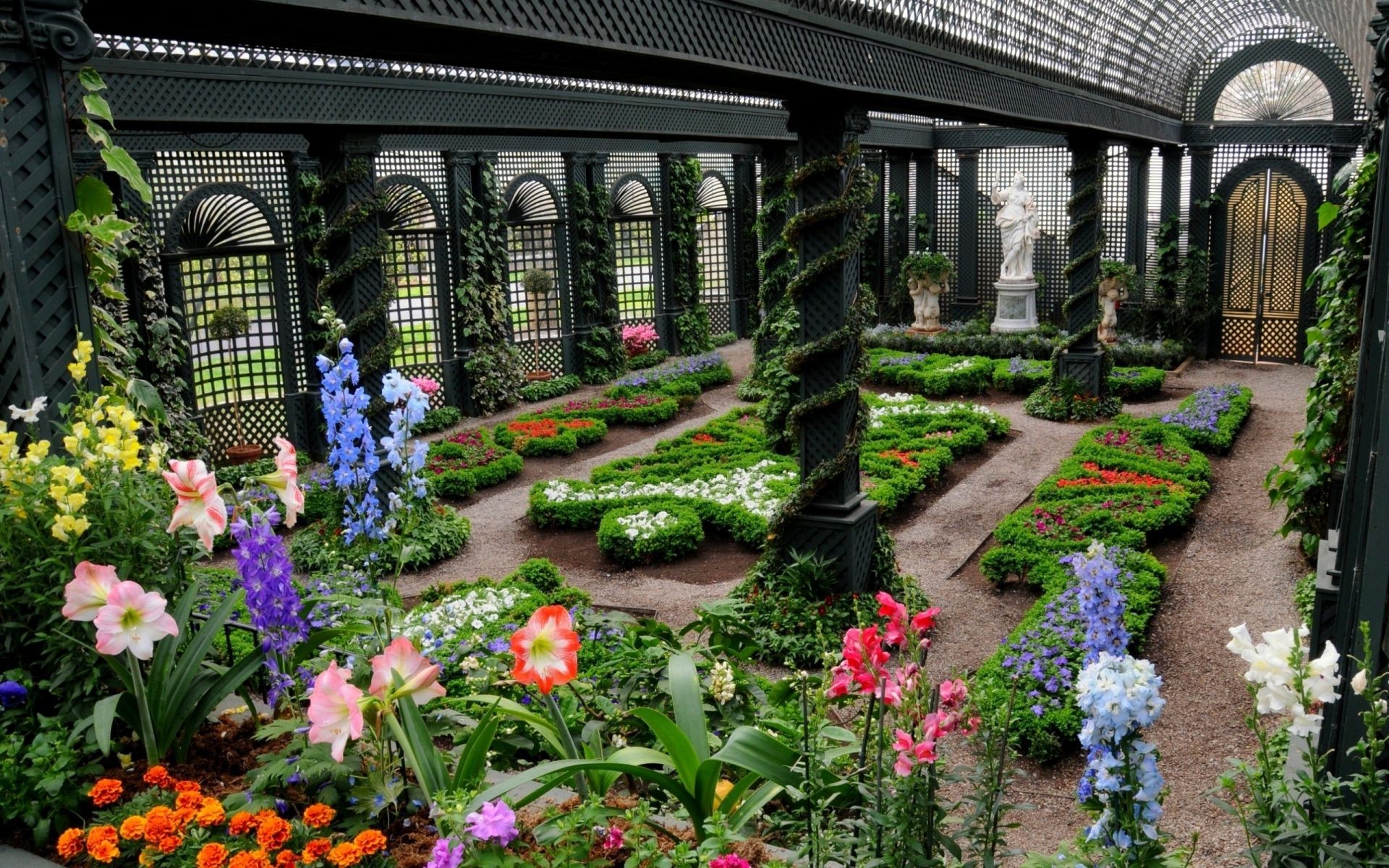 fiori fiore giardino flora cortile estate natura orticoltura parco casa aiuola formale colore orticoltura architettura letto pietra conservatorio decorazione botanico