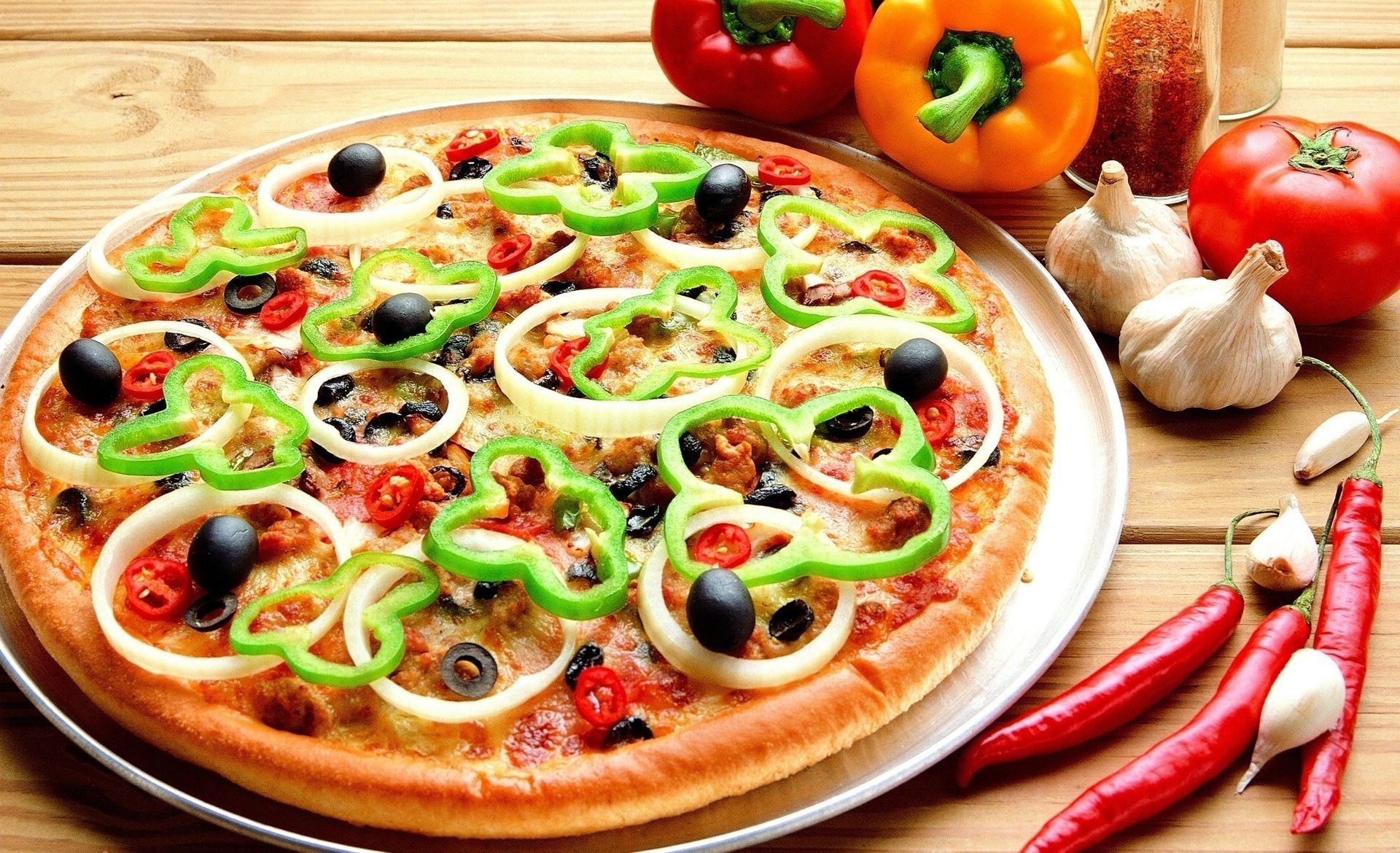 pizza food tomato vegetable cheese meal dinner lunch cuisine delicious refreshment pepper healthy tasty restaurant cooking epicure diet table