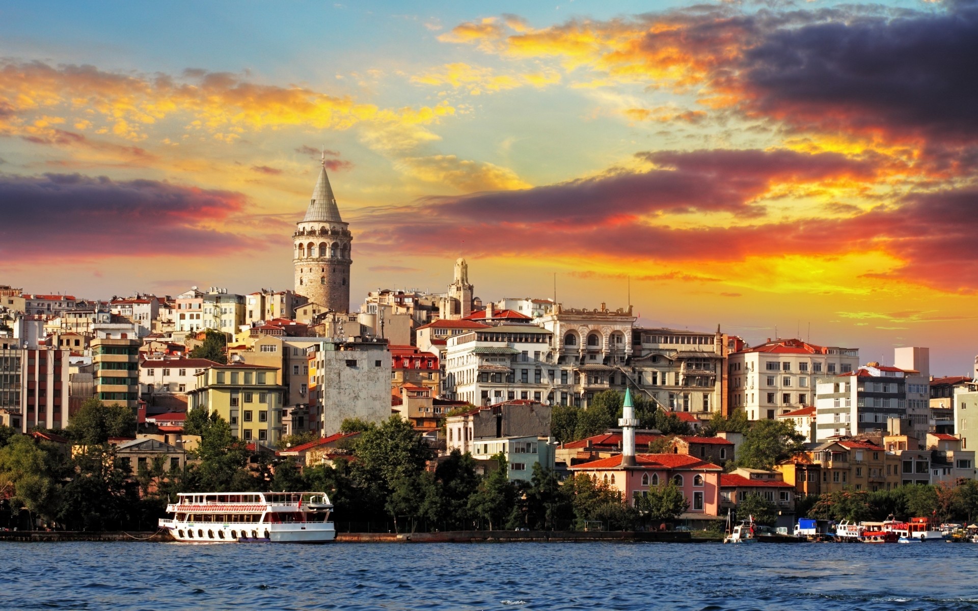 turquia cidade arquitetura viagens cidade casa água espetáculo turismo cidade céu rio mar igreja urbano skyline crepúsculo ao ar livre panorâmica barco catedral istambul pôr do sol paisagem deslumbrante