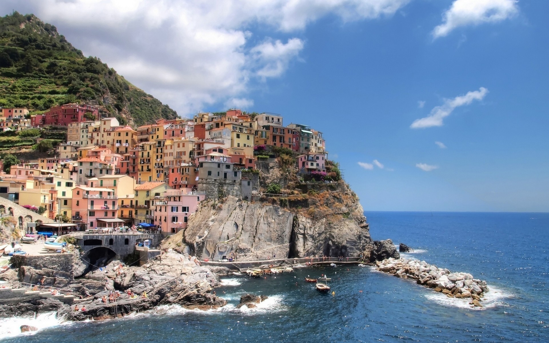 italien meer meer reisen wasser strand stadt ozean stadt architektur spektakel tourismus himmel küste küsten bucht urlaub sommer küste landschaft cinque terre manarola prächtig