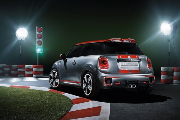 Mini Cooper se prépare pour le concours