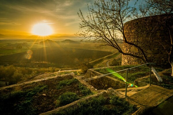 Alba e paesaggio sullo sfondo di un antica civiltà