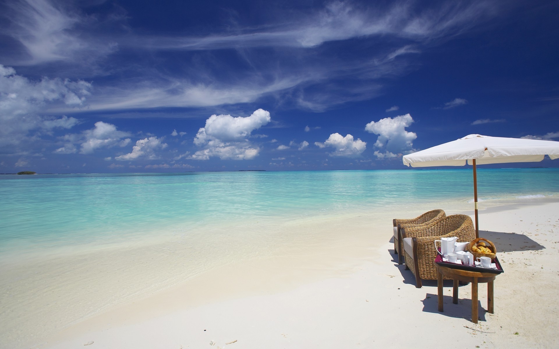 landschaft strand sand wasser entspannung reisen meer tropisch insel ozean landschaft sonne idylle urlaub sommer exotisch gutes wetter stuhl meer resort malediven landschaft prächtig