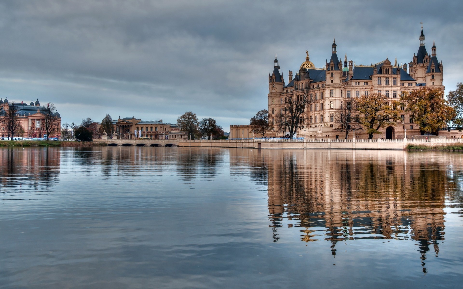 germania architettura fiume viaggi città acqua casa castello riflessione all aperto vecchio gotico ponte cielo città turismo punto di riferimento amburgo palazzi paesaggio