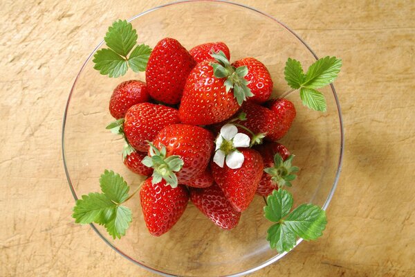 Desayuno de vitaminas deliciosas de primavera