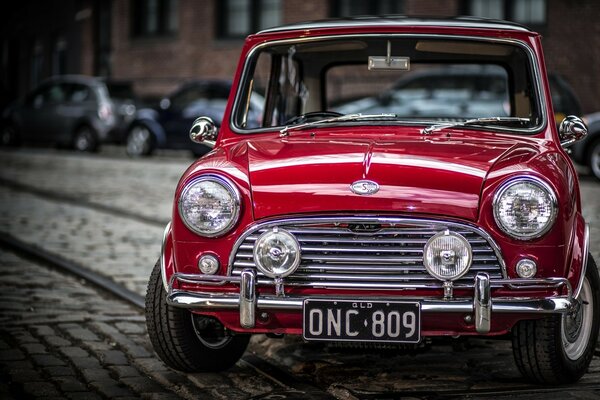 Coche retro de color rojo