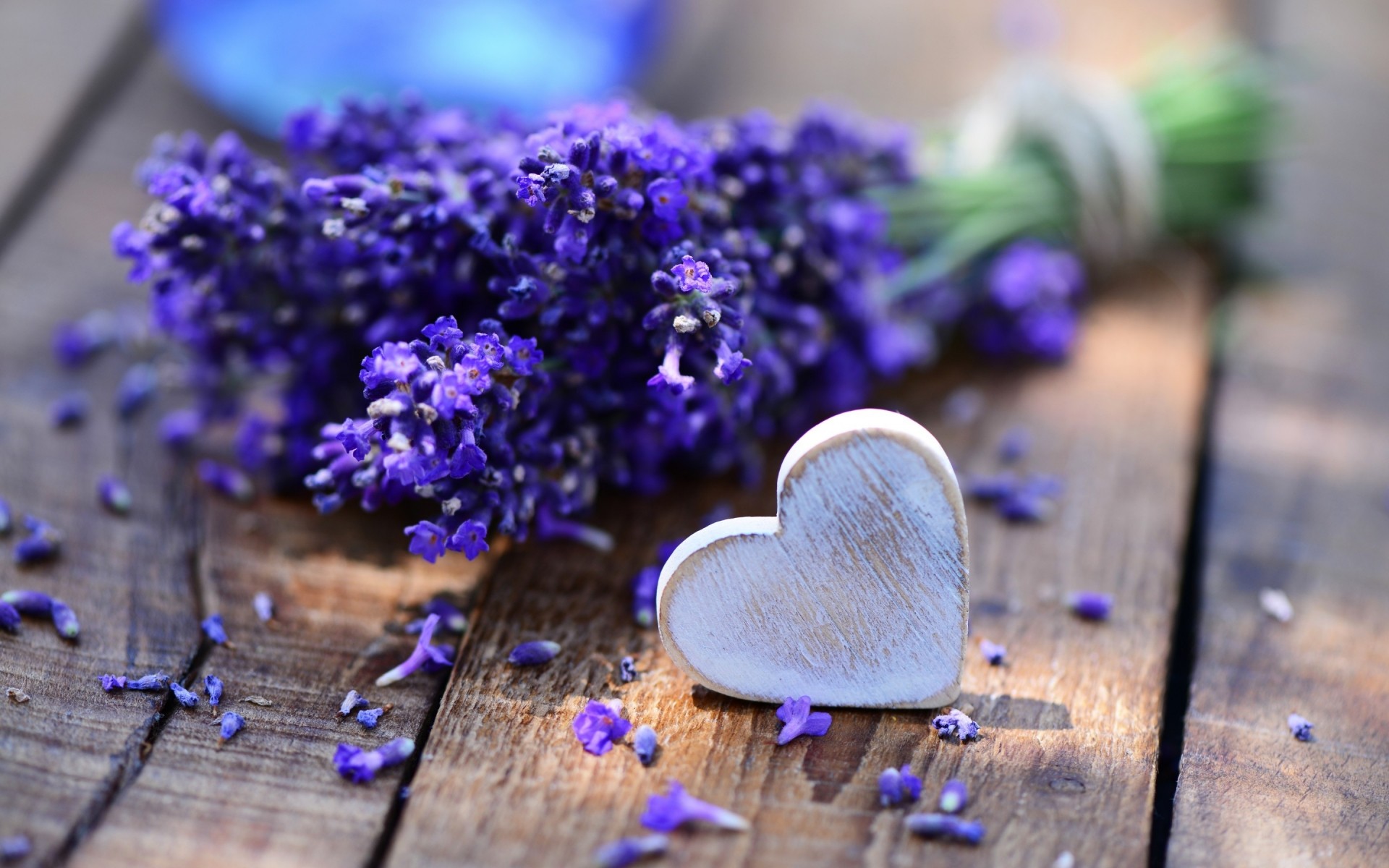 blumen aromatherapie blume lavendel natur holz unschärfe flora medizin parfüm kräuter kräuter schließen stillleben blatt aromatisch herz liebe dekoration