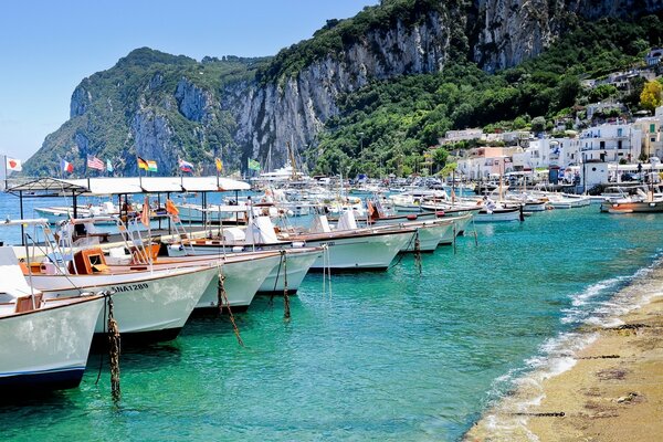 Italy 6 boats near the shore