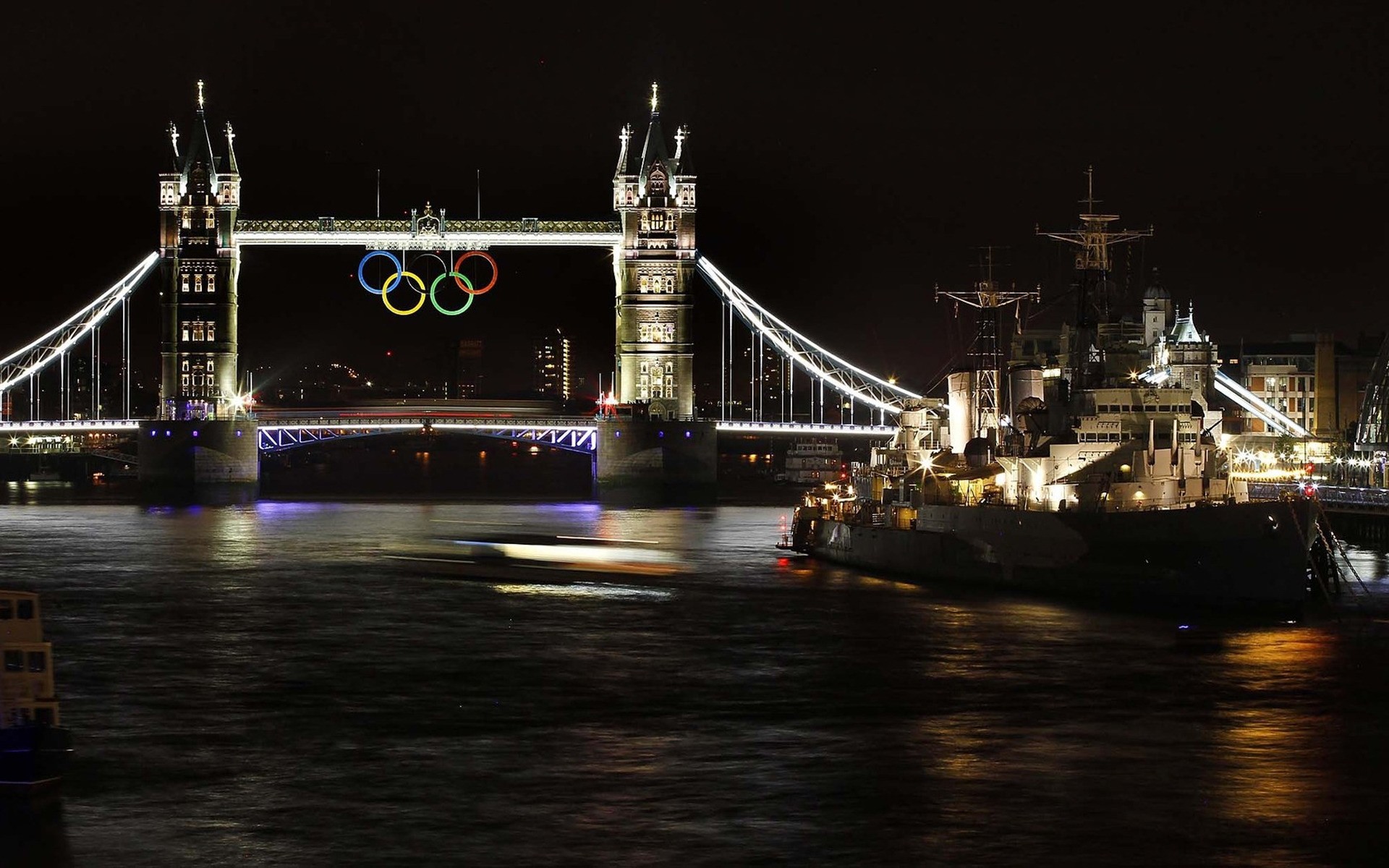 juegos olímpicos puente agua río viajes sistema de transporte ciudad puente levadizo coche crepúsculo arquitectura noche barco casa urbano barco luz cielo puesta de sol comercio inglaterra atleta tamisa