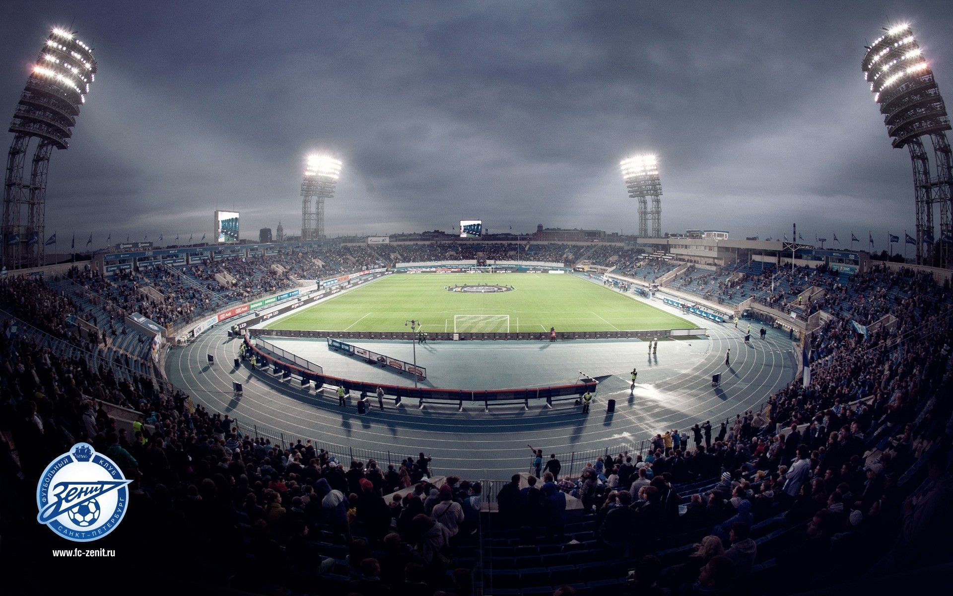 calcio concorso stadio molti appassionato di sport folla all aperto auto viaggi calcio città gruppo tempo libero atleta spettatore luogo notte erba verde fan