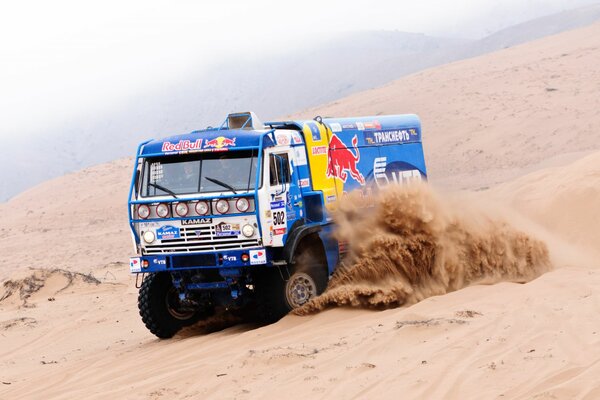 LKW in Sand und Staub