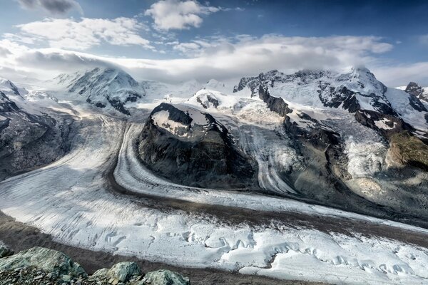 Snowy landscapes, mountains and glaciers