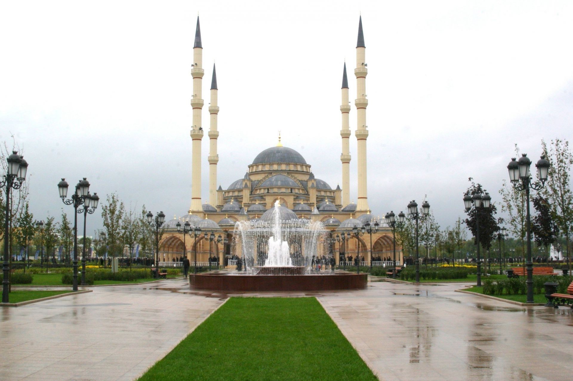 brunnen minarett religion architektur kuppel haus reisen sehenswürdigkeit tourismus himmel stadt tempel denkmal im freien religiöse osmanische museum