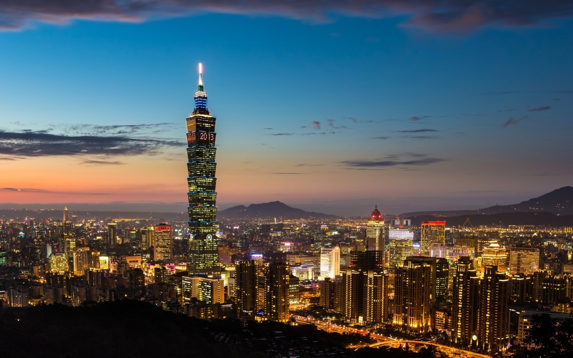 otras ciudades ciudad ciudad arquitectura skyline puesta de sol viajes urbano centro de la ciudad rascacielos cielo torre crepúsculo casa noche punto de referencia taiwán taipei república de china rascacielos taipei 101 vista noche luz