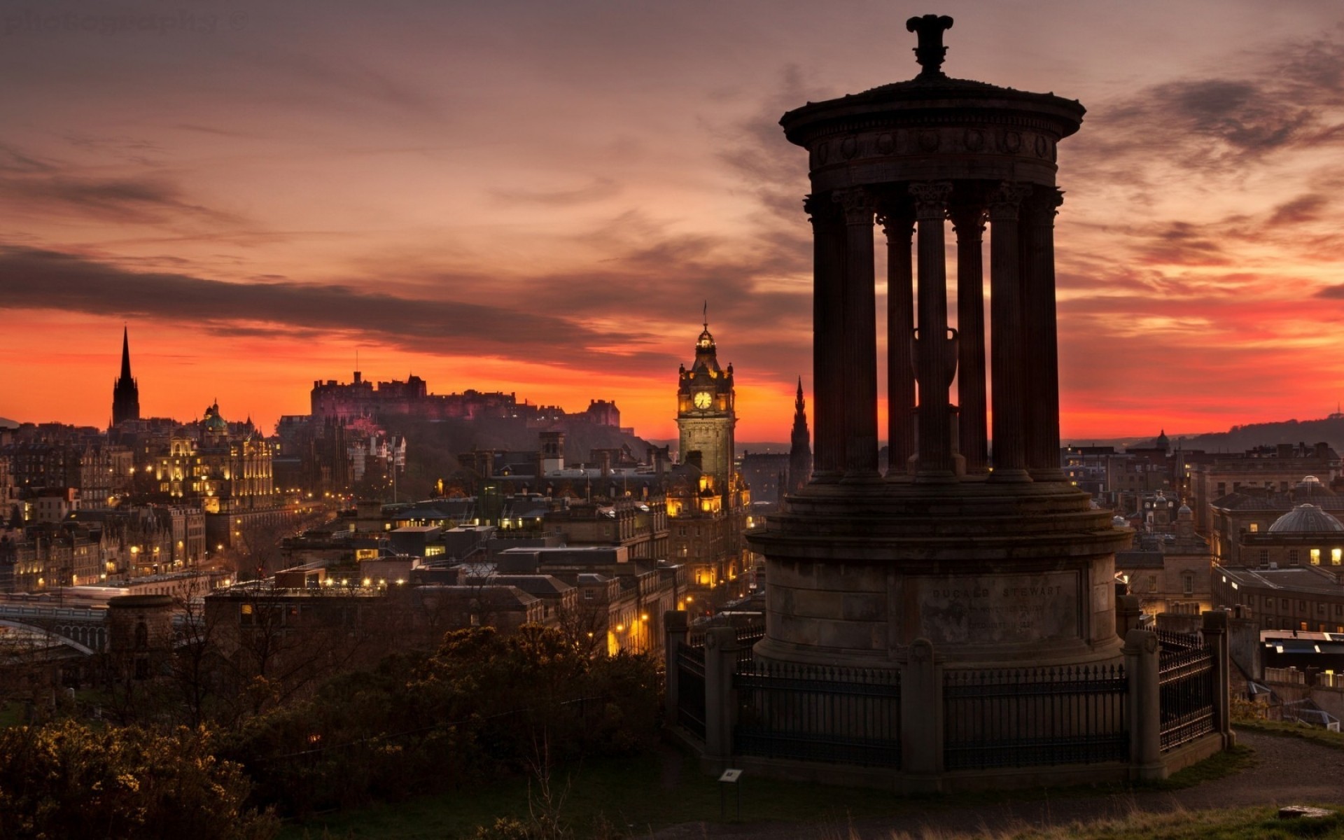 diğer şehirler mimari seyahat şehir günbatımı alacakaranlık kule açık havada akşam gökyüzü ev kilise edinburgh iskoçya gece ışık