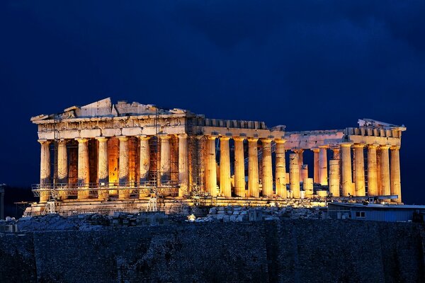 Grecja, starożytne kolumny, niezapomniana Architektura