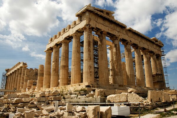 Viaggio in un antico tempio in Grecia