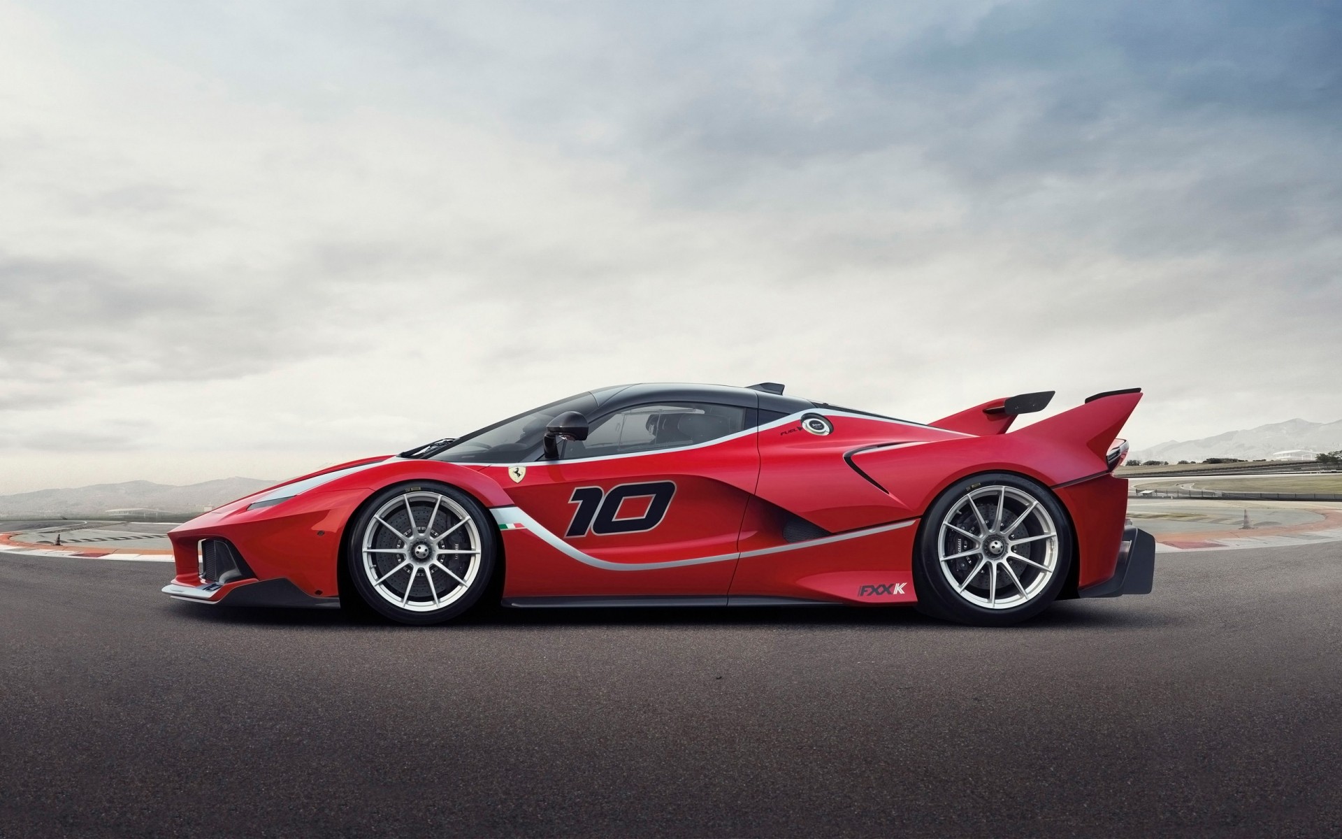 concept cars auto auto corsa fretta veloce asfalto concorso nigella azione disco ruote sistema di trasporto pista marciapiede coupé fxx su ferrari ferrari fxx su statico ferrari concept