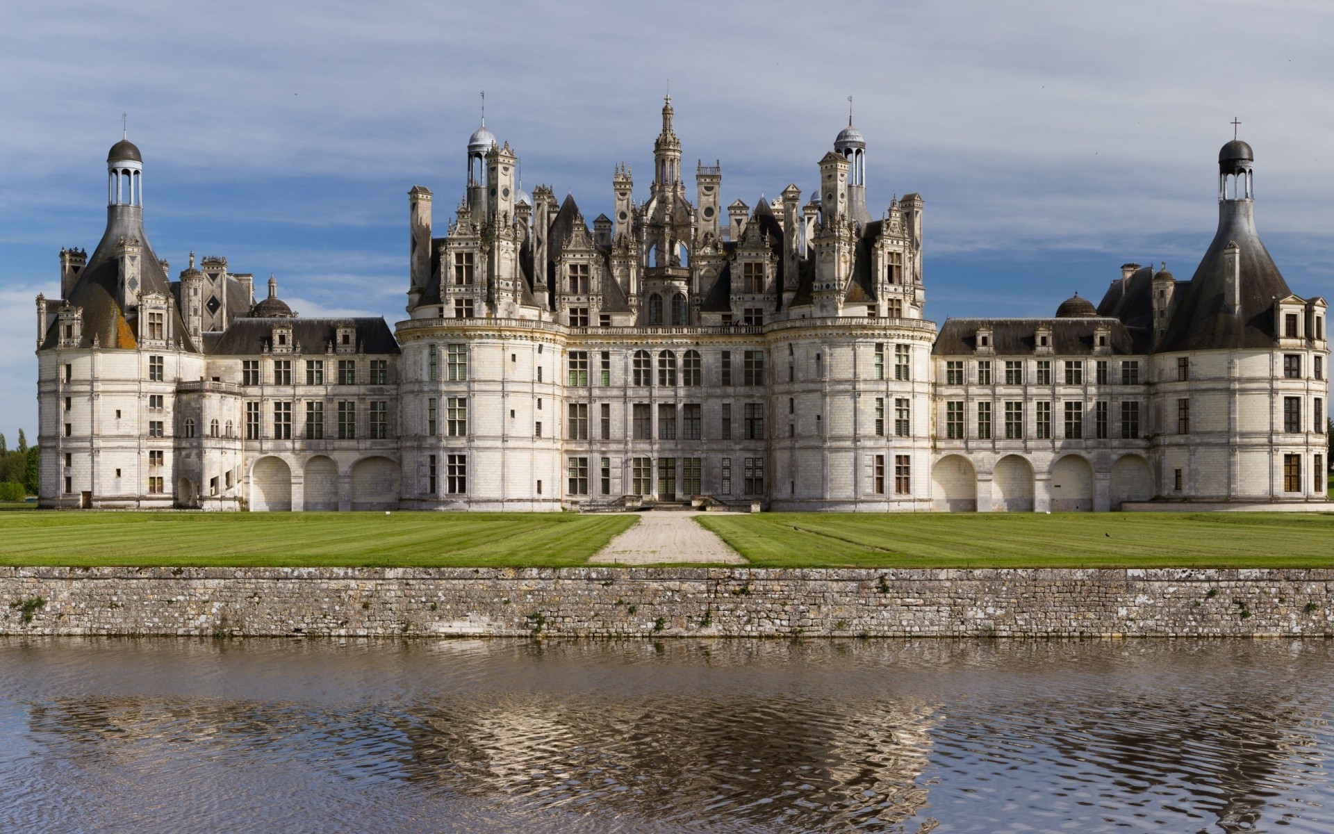 frankreich architektur schloss schloss haus reisen alt tourismus fluss renaissance gotik antike sehenswürdigkeit historisch erbe imperial himmel lizenzfreie adel im freien loire mittelalterlich