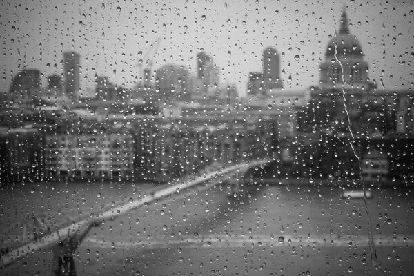 Retro-Foto der Stadt Brücke Regen