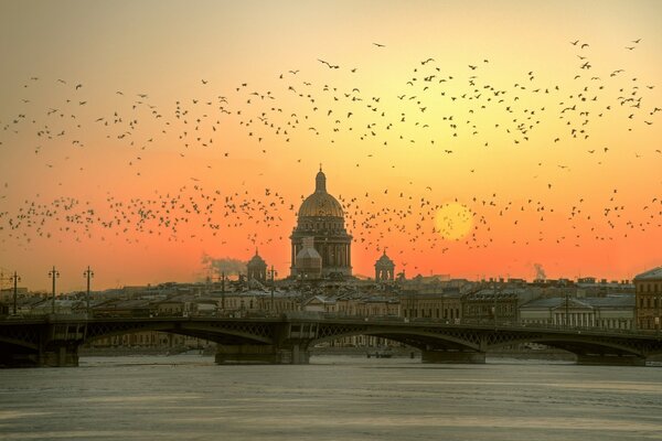 Arquitectura De Rusia. Ciudad al atardecer