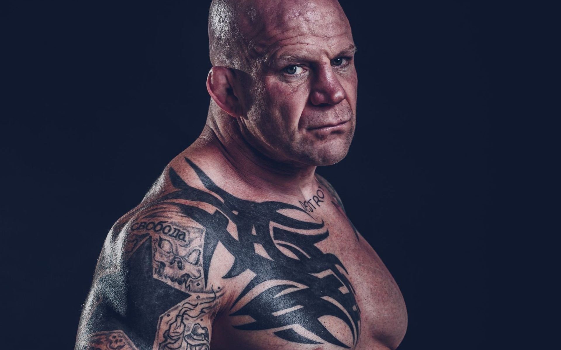 sport jeden człowiek dorosły portret tatuaże łysy sportowiec jeff monson mma wojownik bałwan