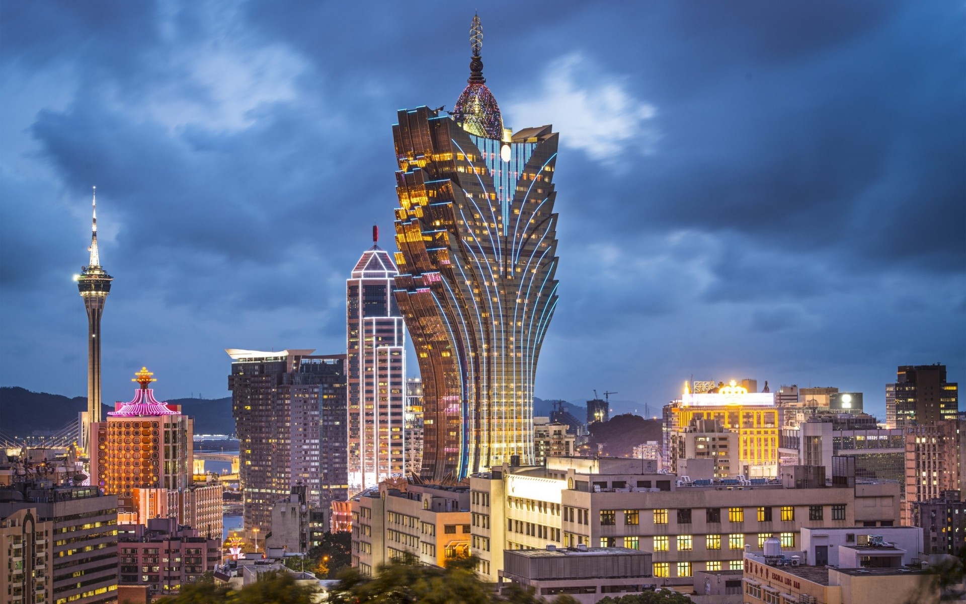 china cidade arquitetura skyline viagens cidade arranha-céu casa urbano céu escritório centro da cidade crepúsculo torre moderno noite pôr do sol ponto de interesse negócios ao ar livre macau grand lisboa hotel no hotel