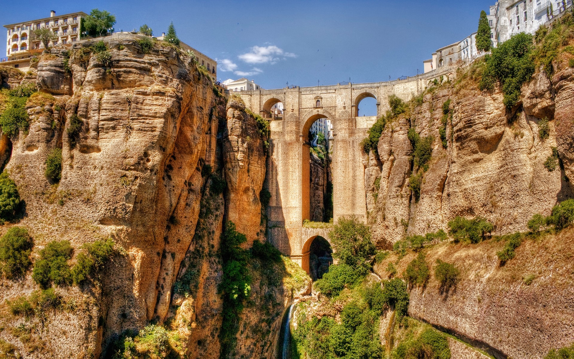 espagne voyage antique vieux architecture rock tourisme ciel paysage point de repère nature pierre spectacle historique en plein air monument maison scénique montagnes été mur ronda aqueduc pont arche