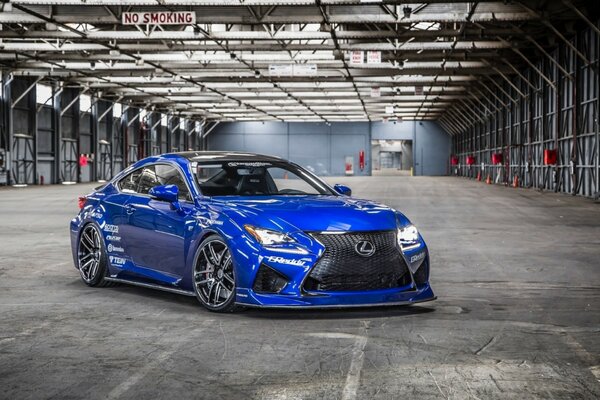 Kobalt Sports Car von Lexus