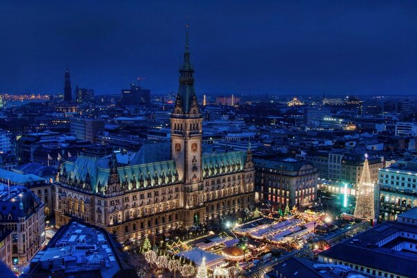 Die Architektur der Häuser in Deutschland am Abend