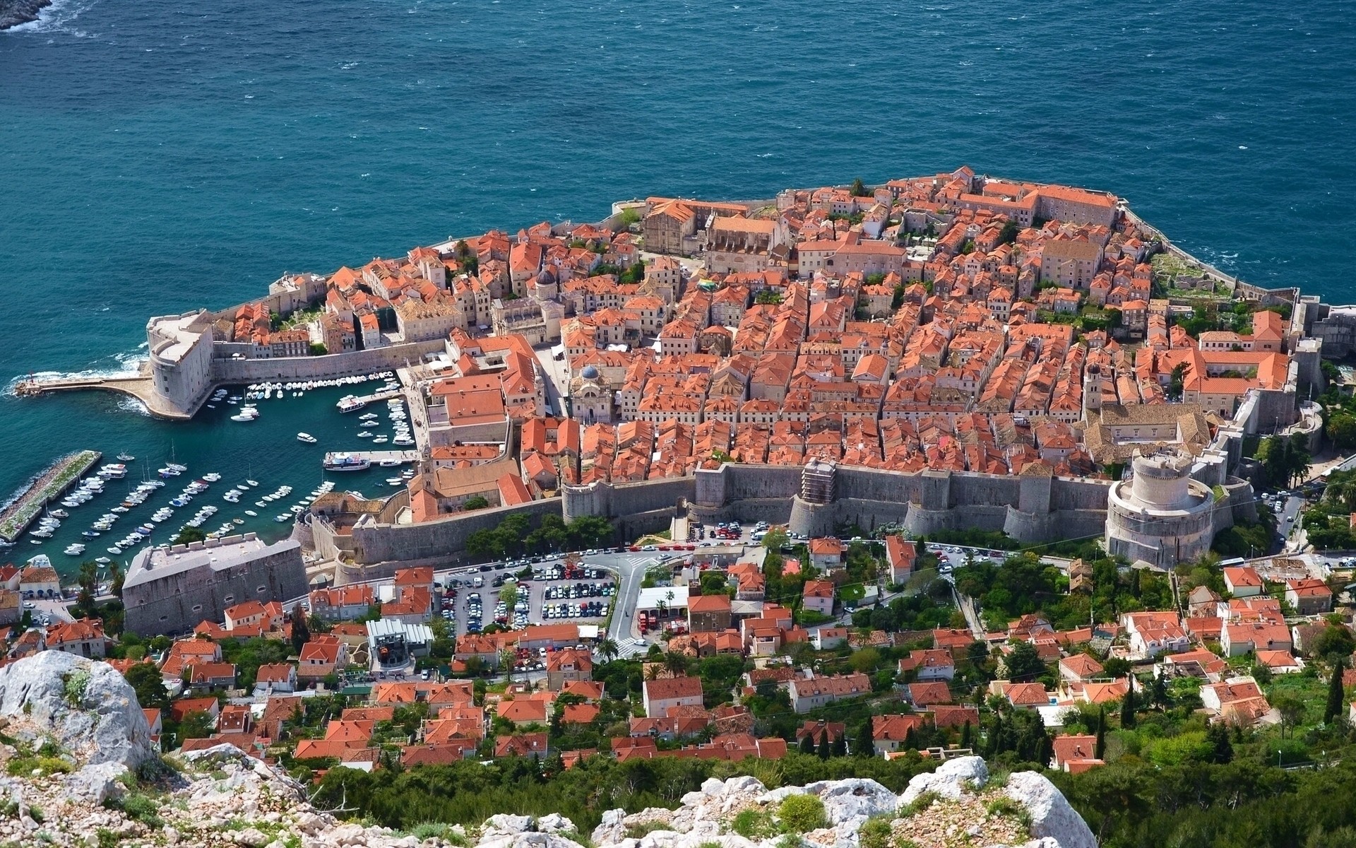 andere städte meer stadt architektur stadt meer wasser reisen stadt haus hafen dach adria schauspiel haus tourismus im freien landschaft panorama strand dubrovnik kroatien küste