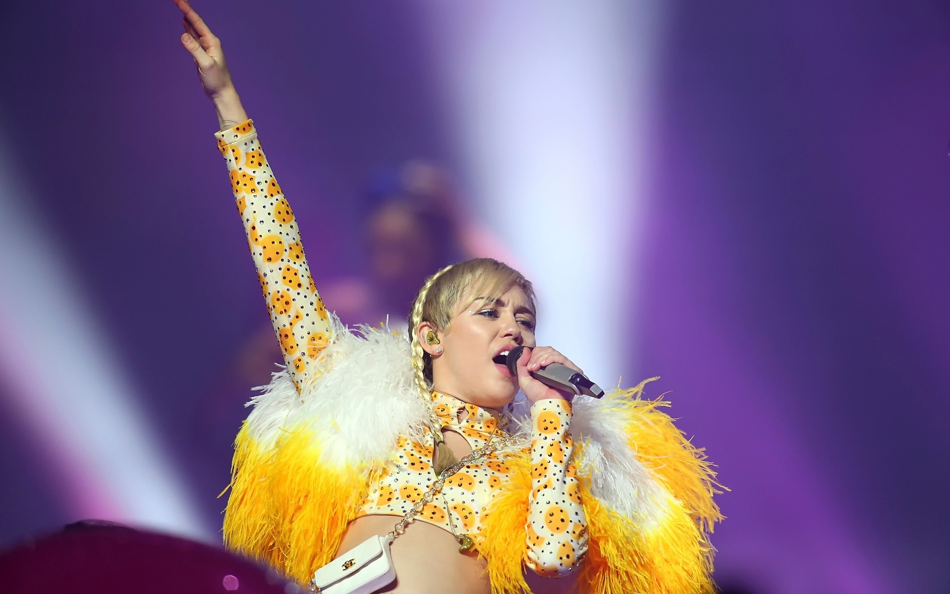 şarkıcılar festival performans konser şarkıcı müzisyen bir sahne portre miley cyrus