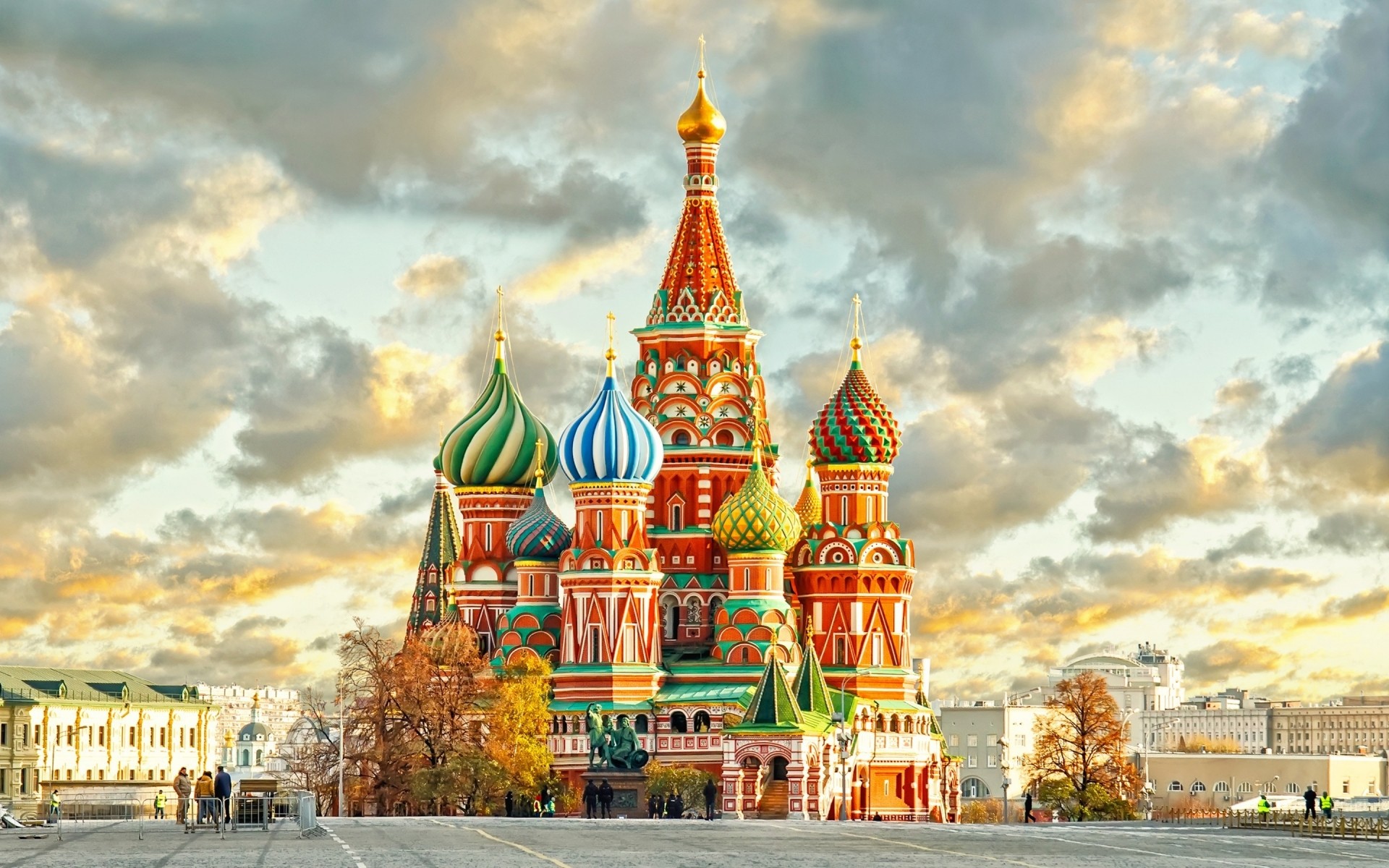 russia architettura casa cielo cremlino viaggi tempio religione città chiesa oro cultura turismo torre punto di riferimento vecchio capitale monumento tradizionale cattedrale spettacolo cattedrale di san basilio mosca