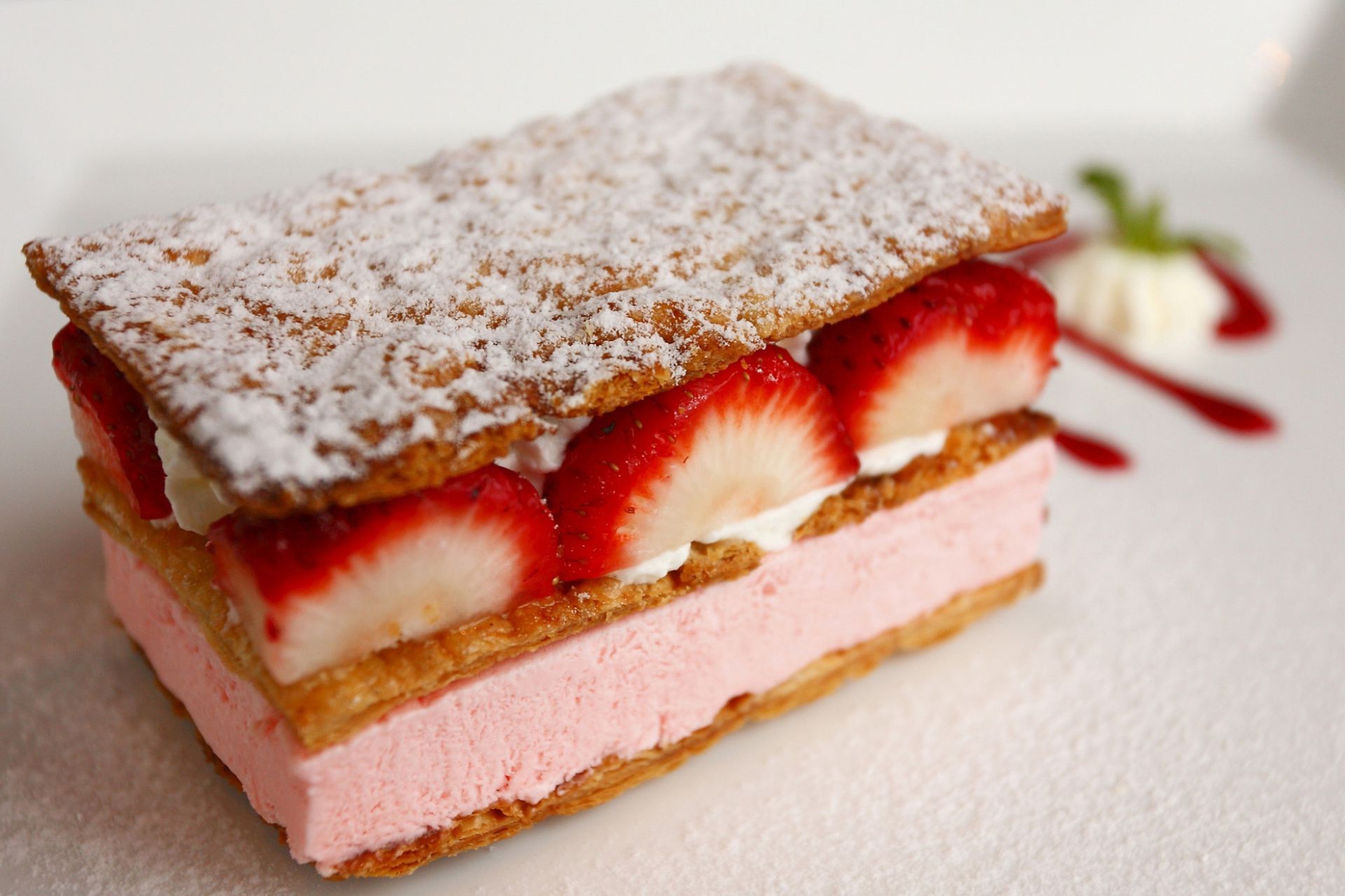 dolci colazione deliziosa torta crema dolce cibo zucchero fragola rinfresco pasticceria fetta cioccolato bacca panetteria cottura fatto in casa fornello marmellata frutta