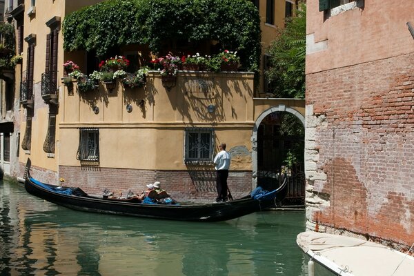 Italia veneziana in gondola