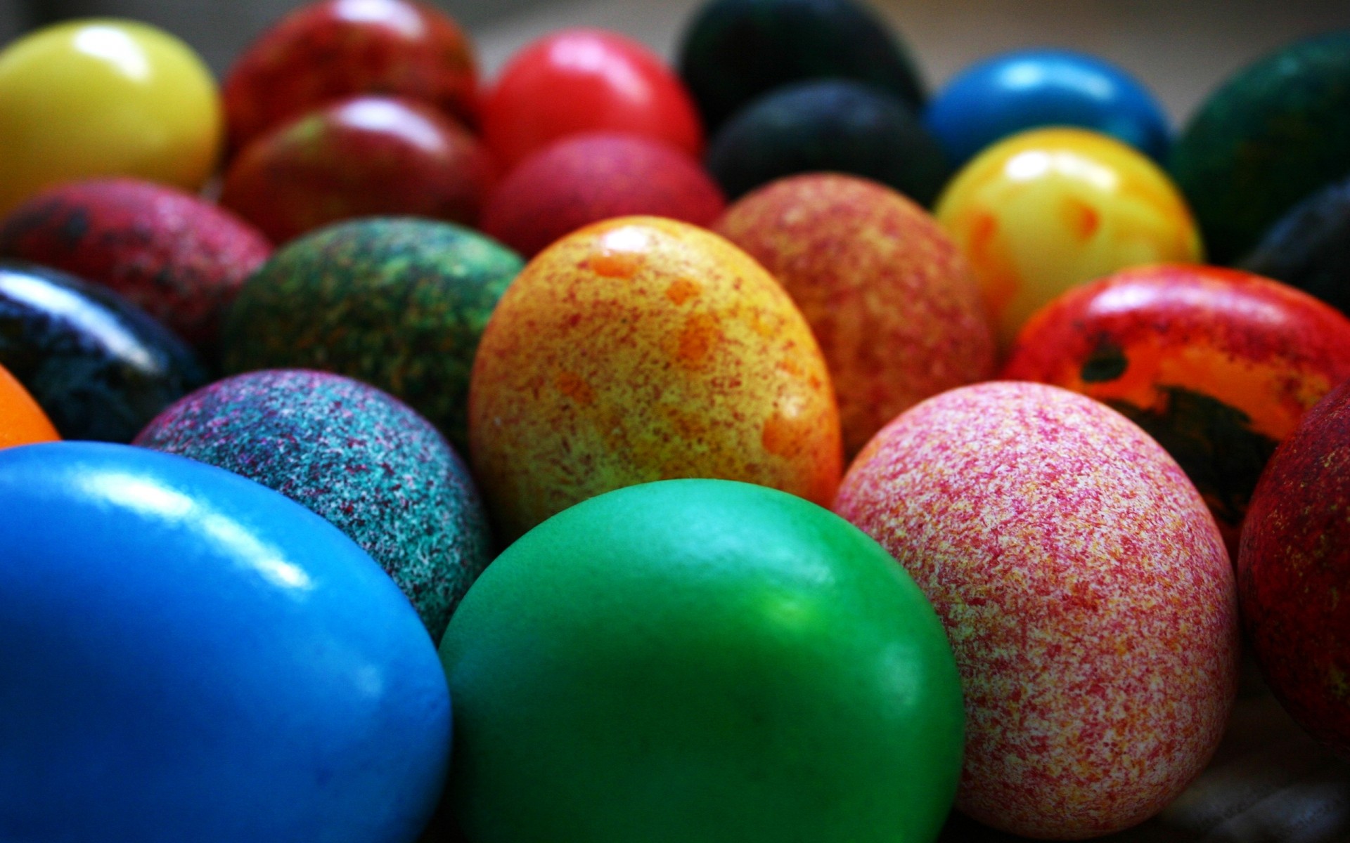 ostern farbe leuchten rund essen hell bunt viele isoliert süßigkeiten aussehen traditionell ei dekoration urlaub