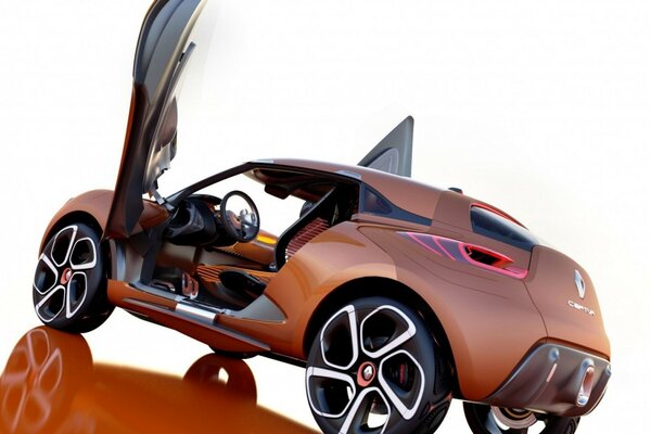 Renault orange élégant avec des disques inhabituels