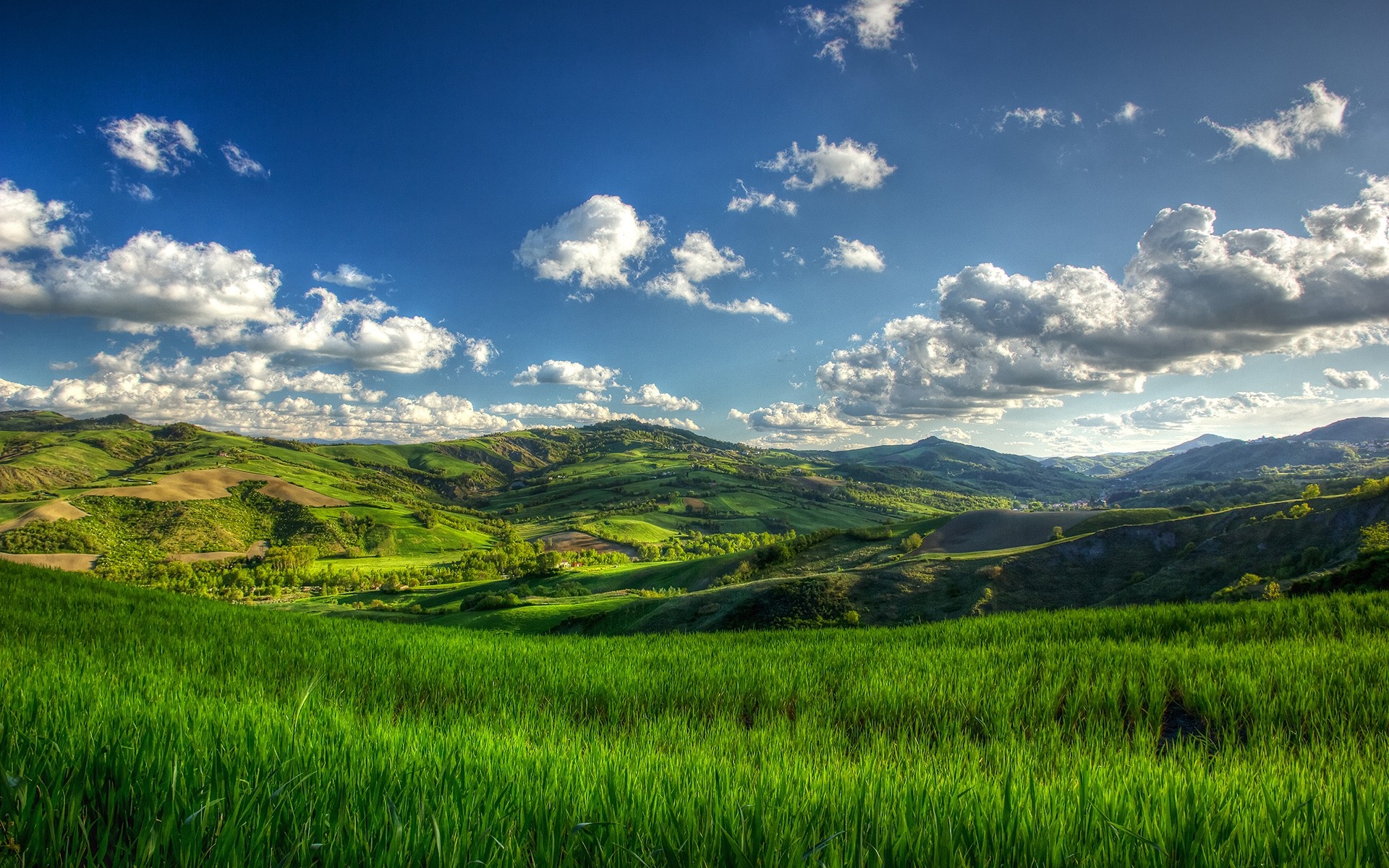 paisaje paisaje naturaleza cielo rural campo nube campo agricultura colina hierba verano viajes colinas verdes colinas colinas soleadas