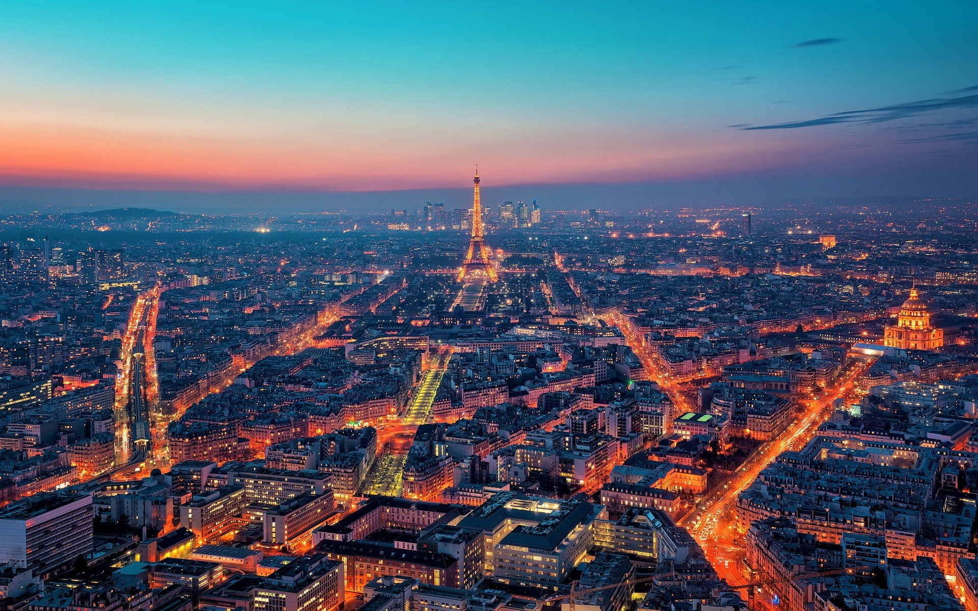 francia ciudad ciudad arquitectura skyline antena viajes urbano panorámico espectáculo ciudad casa rascacielos puesta de sol punto de referencia panorama crepúsculo al aire libre noche cielo noche parís torre eiffel luz