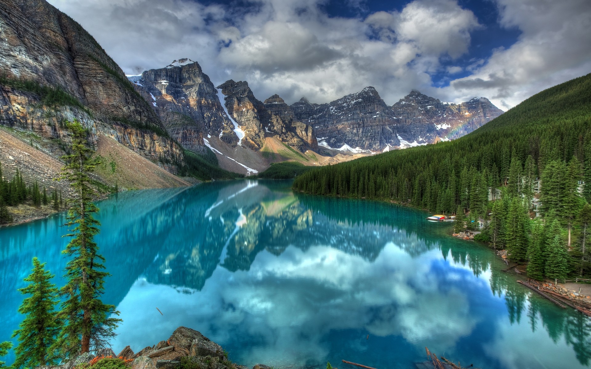 paesaggio montagna acqua neve paesaggio lago viaggi scenico natura legno riflessione valle all aperto fiume cielo ghiacciaio roccia ghiaccio picco di montagna nuvole foresta canada