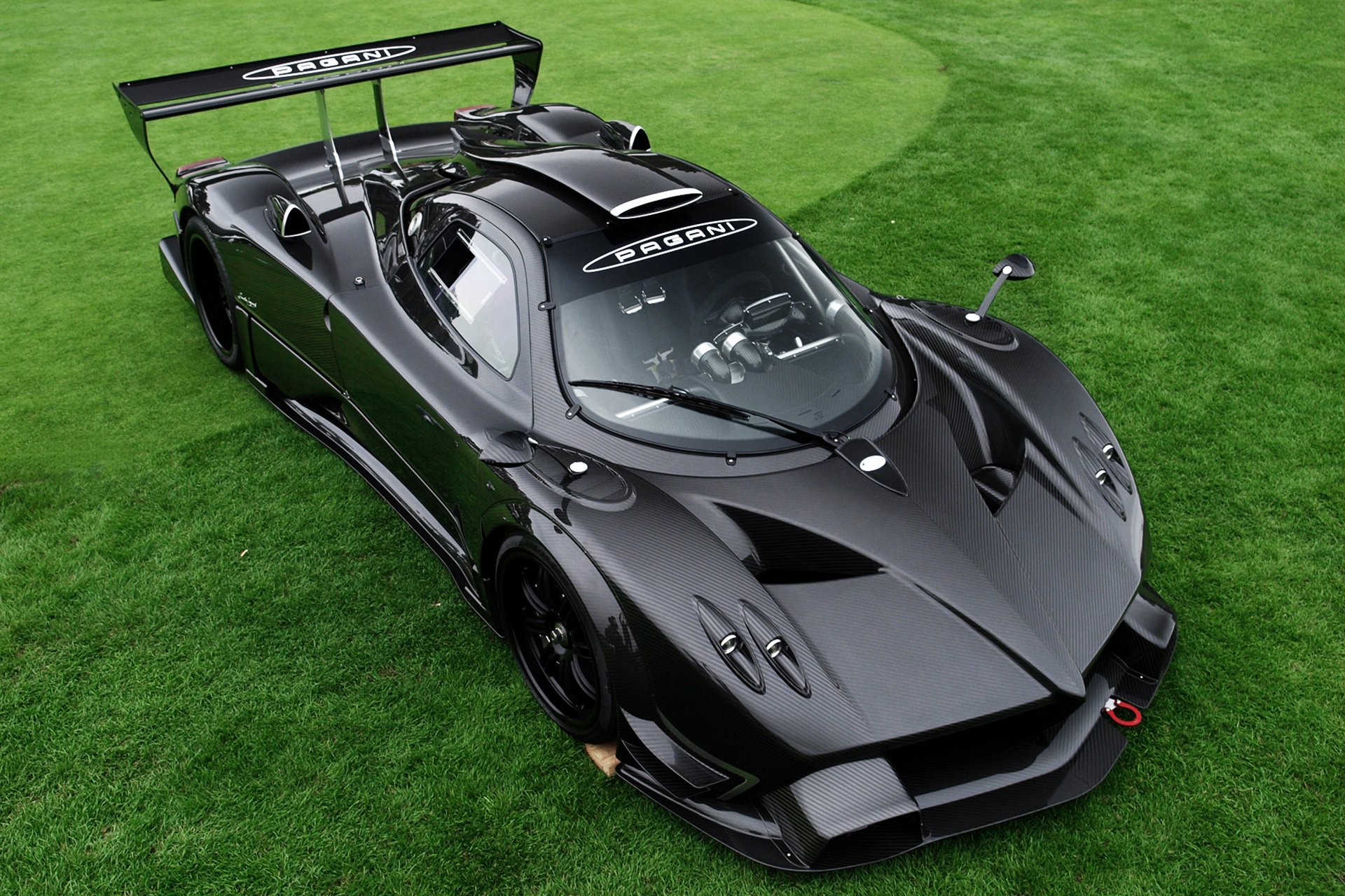 pagani zonda г черный углерода . суперкар трава пагани зонда р суперкар карбон
