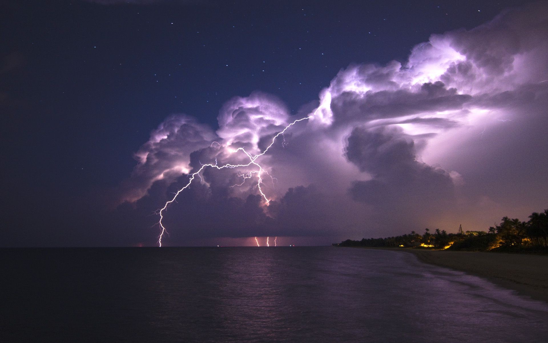 blitz sturm himmel landschaft sonnenuntergang wasser licht dunkel ozean dämmerung abend wetter meer gewitter sonne regen strand dramatisch natur wolke