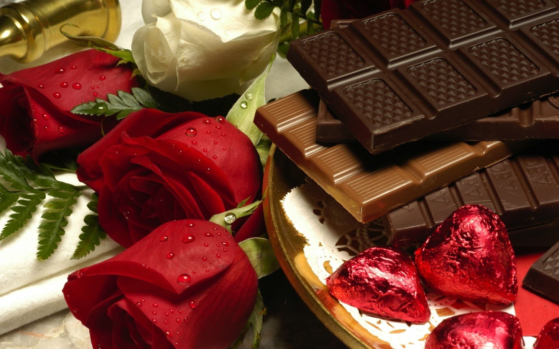 Flowers and chocolate for lovers wallpaper