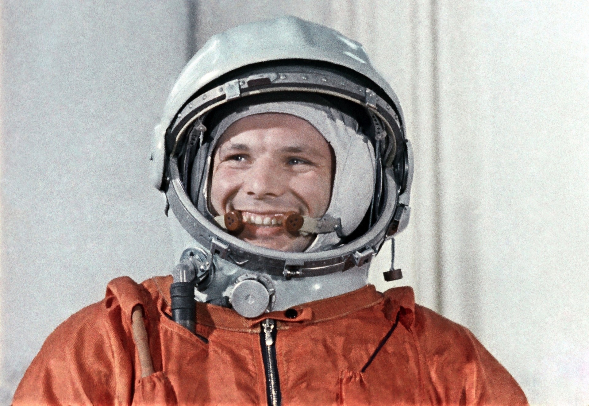 первый юрий гагарин